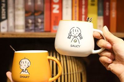 Cute little fresh couple creative ceramic mug (3)